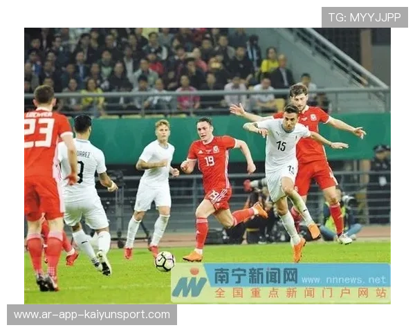 欧冠赛场外的球迷文化展示出跨国融合的魅力,欧冠 球迷