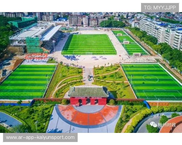 足球场馆临时承包商资质审查与合格名单公开，足球场项目施工单位资质